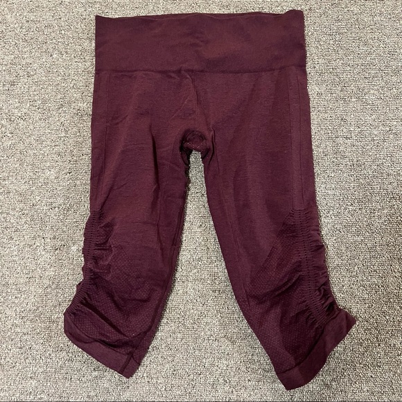 Lululemon Burgundy Cropped Leggings - Picture 3 of 4